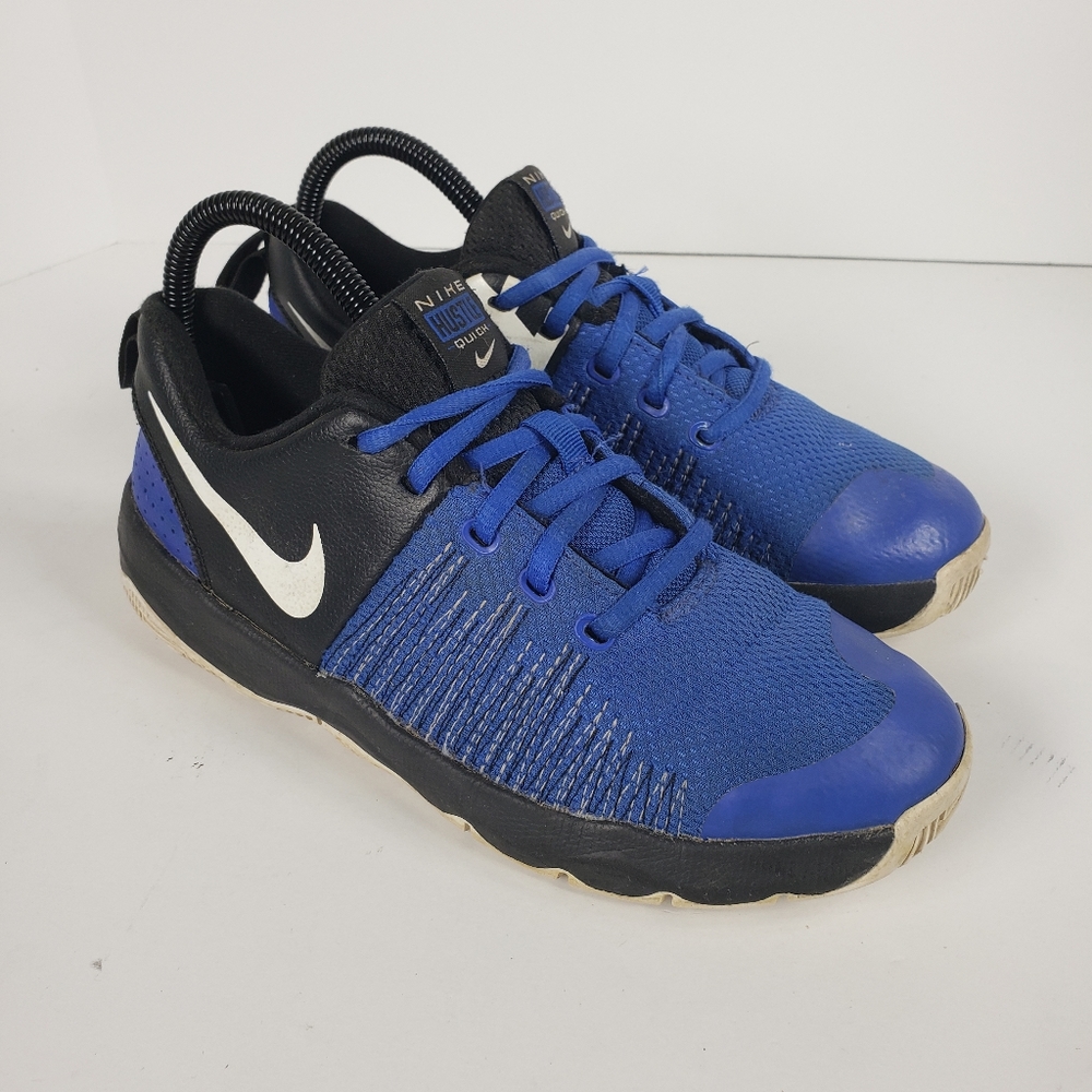 Nike Boys Team Hustle Quick Basketball Shoes Size 5.5Y Black Blue 922680-400.